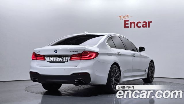 BMW 5-Series 2018 — photo 2
