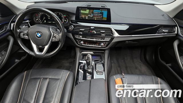 BMW 5-Series 2018 — photo 7