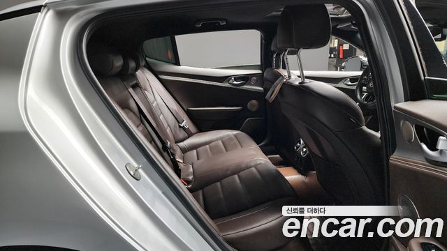 Kia Stinger 2018 — photo 12