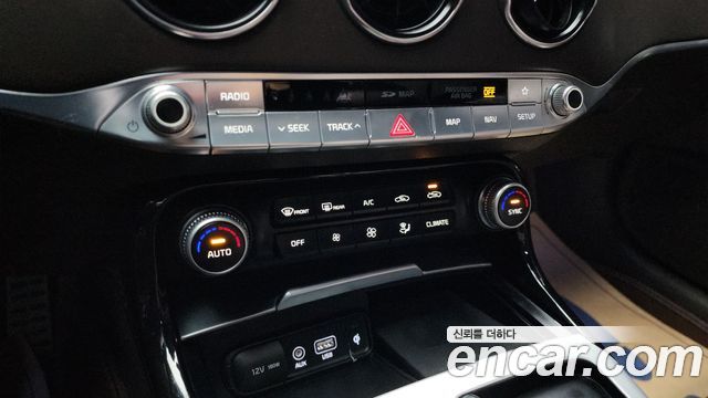Kia Stinger 2018 — photo 18