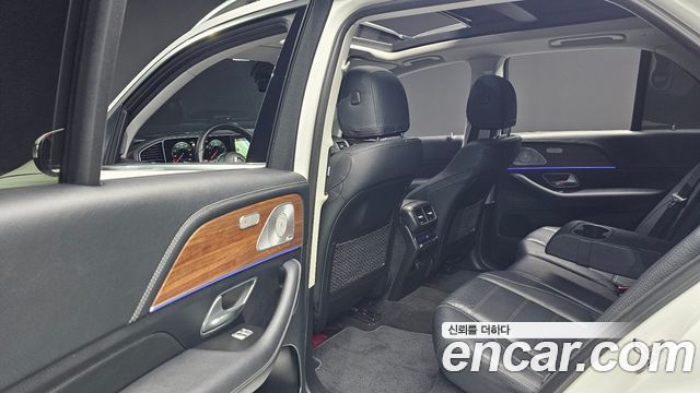 Mercedes-Benz GLE-Class 2021 — photo 17