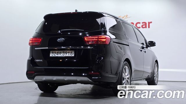 Kia Canival 2020 — photo 2