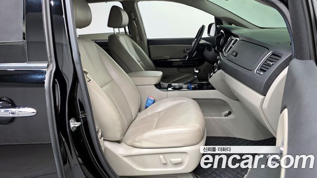 Kia Canival 2020 — photo 10