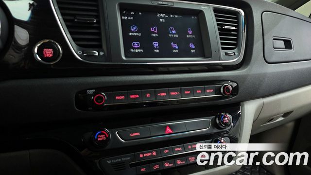 Kia Canival 2020 — photo 14