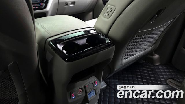 Kia Canival 2020 — photo 17