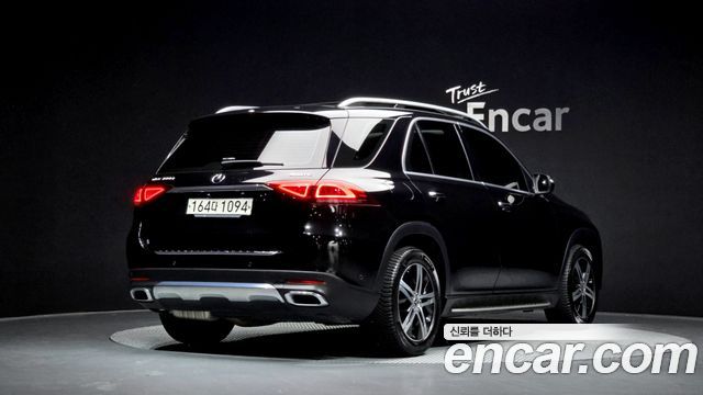 Mercedes-Benz GLE-Class 2020 — photo 2