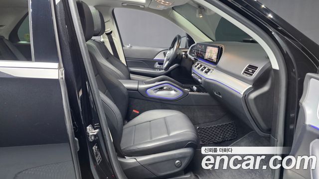 Mercedes-Benz GLE-Class 2020 — photo 11