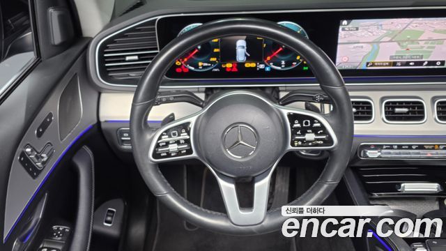 Mercedes-Benz GLE-Class 2020 — photo 13