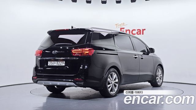 Kia Canival 2020 — photo 2