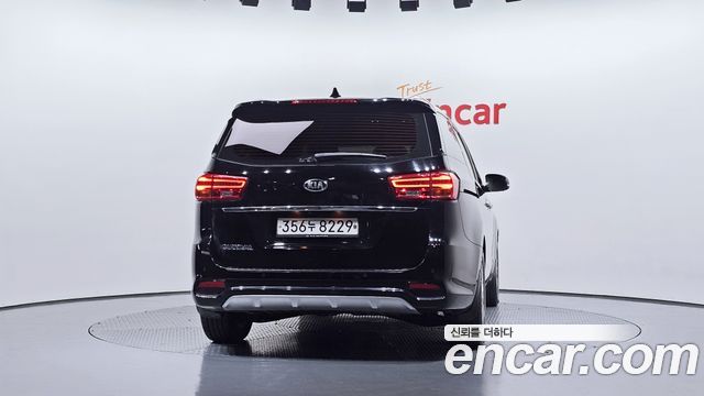 Kia Canival 2020 — photo 4