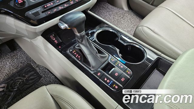 Kia Canival 2020 — photo 9
