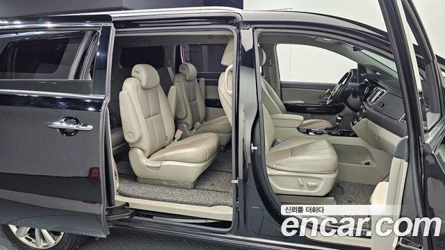 Kia Canival 2020 — photo 10