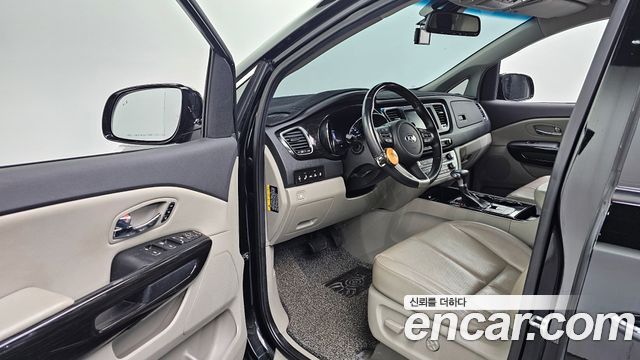 Kia Canival 2020 — photo 11
