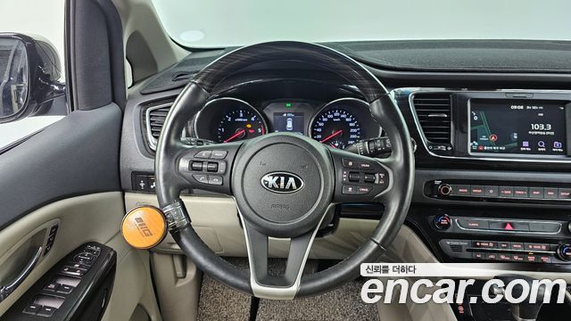 Kia Canival 2020 — photo 13