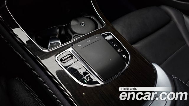 Mercedes-Benz GLC-Class 2020 — photo 16