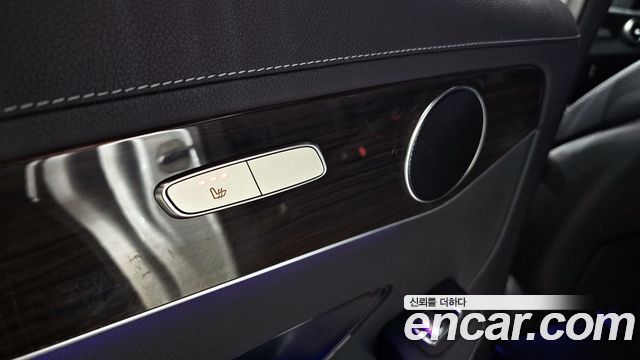 Mercedes-Benz GLC-Class 2020 — photo 17