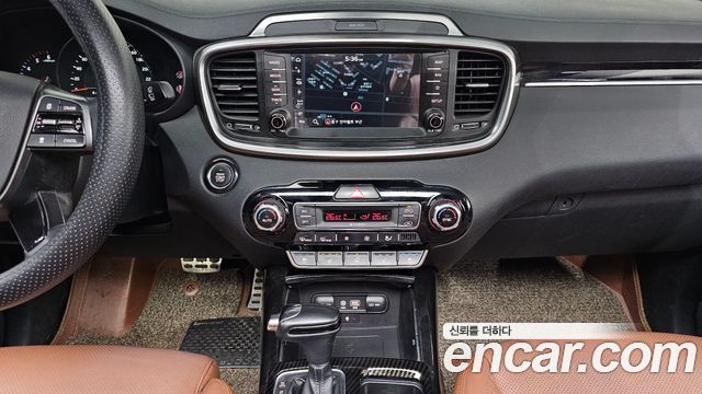 Kia Sorento 2018 — photo 16