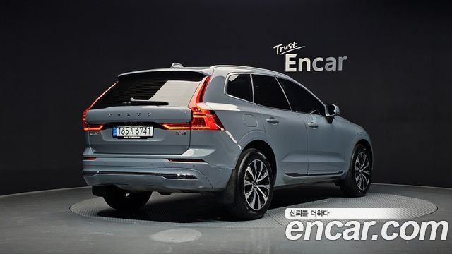 Volvo XC60 2023 — photo 2