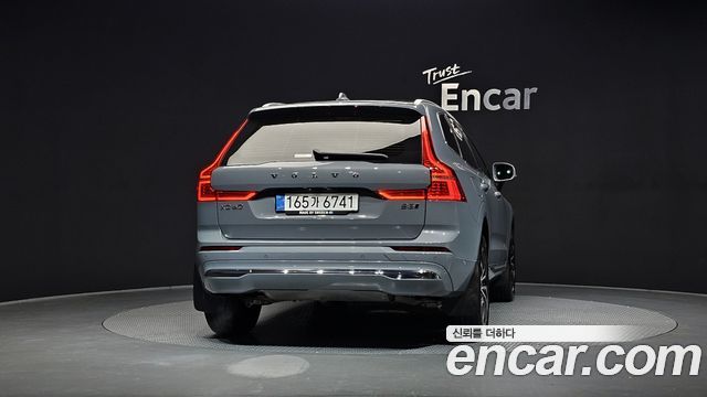 Volvo XC60 2023 — photo 4