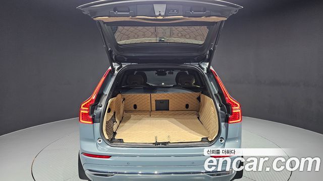 Volvo XC60 2023 — photo 20
