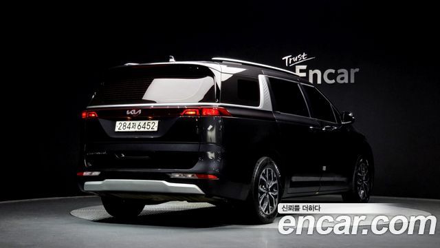 Kia Canival 2021 — photo 2