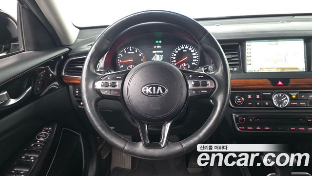 Kia K7 2017 — photo 13