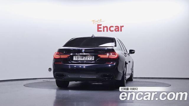 BMW 7-Series 2017 — photo 4