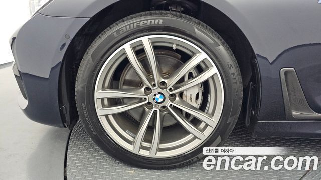 BMW 7-Series 2017 — photo 5