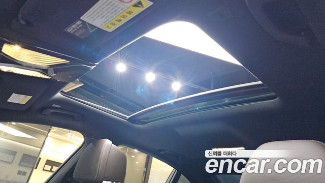 BMW 7-Series 2017 — photo 19