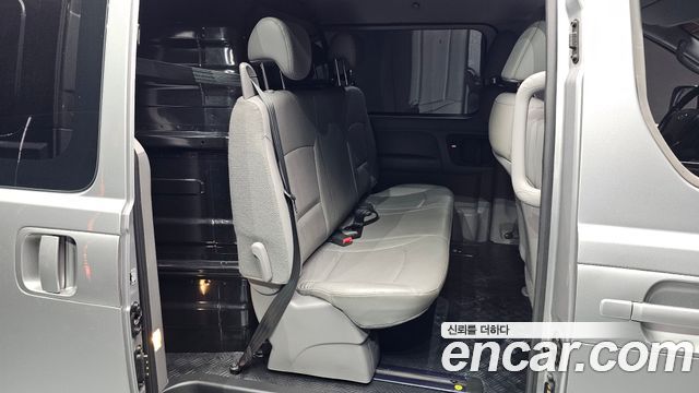 Hyundai Starex 2021 — photo 11
