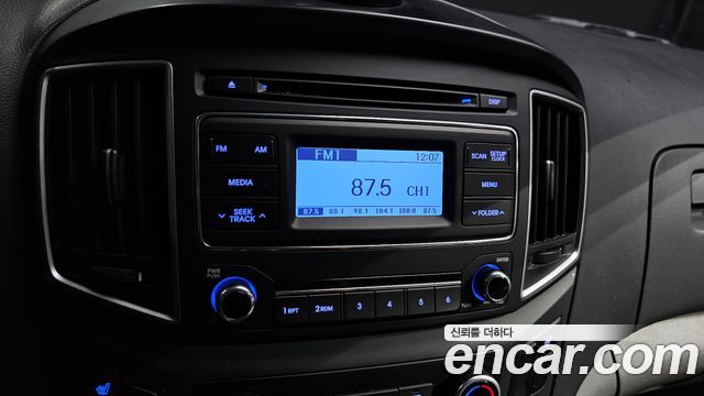 Hyundai Starex 2021 — photo 14