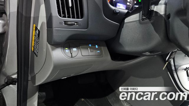Hyundai Starex 2021 — photo 17