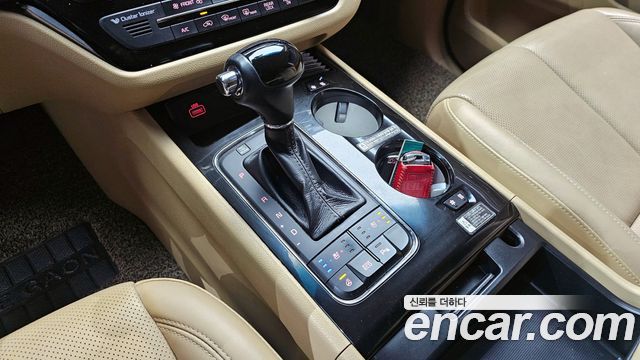 Kia Canival 2016 — photo 9