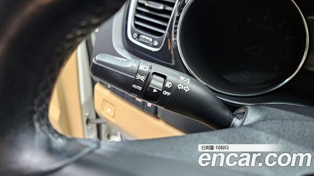 Kia Canival 2016 — photo 17