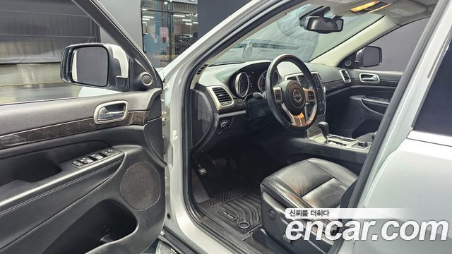 Jeep Cherokee 2013 — photo 11