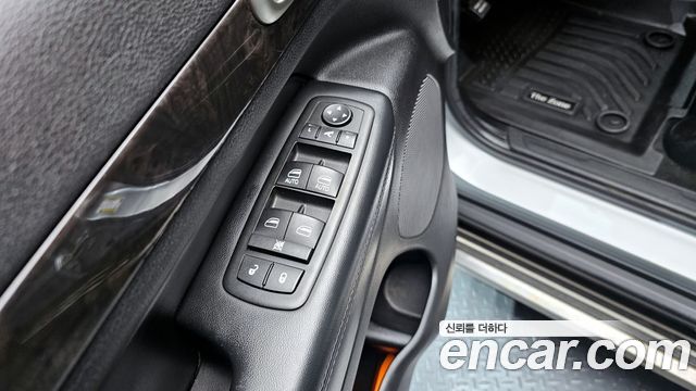 Jeep Cherokee 2013 — photo 16