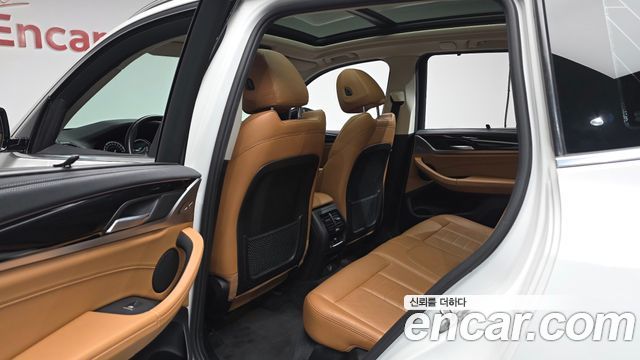 BMW X3 2018 — photo 11