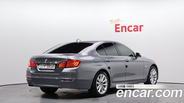 BMW 5-Series 2016 — photo 2
