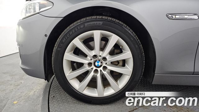 BMW 5-Series 2016 — photo 5