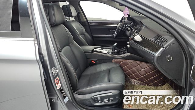 BMW 5-Series 2016 — photo 11
