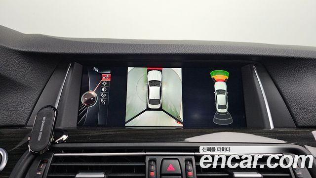 BMW 5-Series 2016 — photo 15
