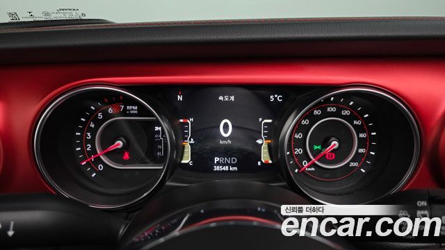 Jeep Wrangler 2022 — photo 8