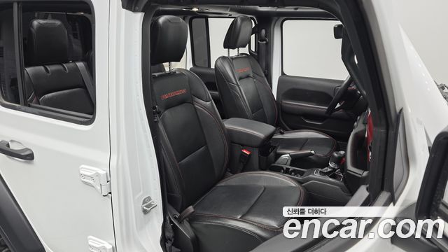 Jeep Wrangler 2022 — photo 10