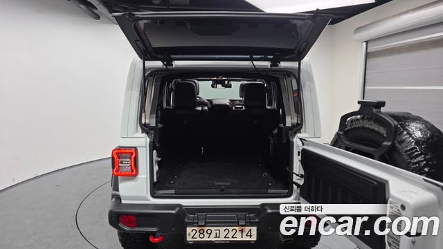 Jeep Wrangler 2022 — photo 20