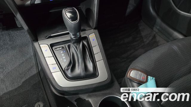 Hyundai AVANTE 2018 — photo 9