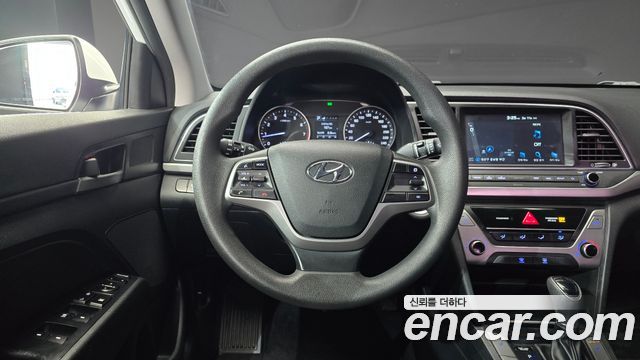 Hyundai AVANTE 2018 — photo 14