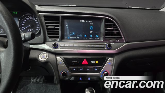 Hyundai AVANTE 2018 — photo 15
