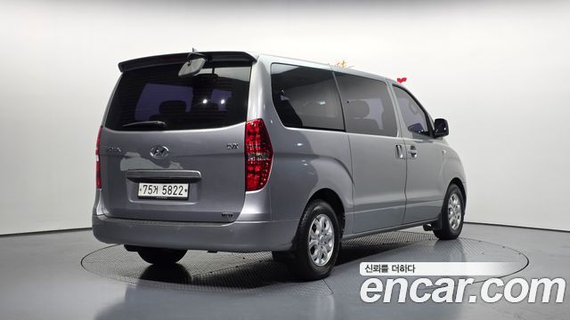 Hyundai Starex 2012 — photo 2