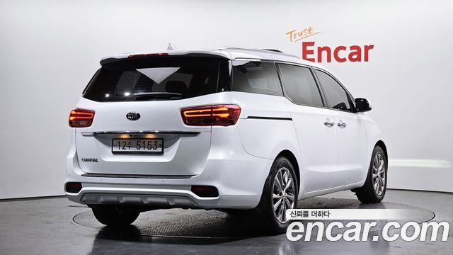 Kia Canival 2019 — photo 2