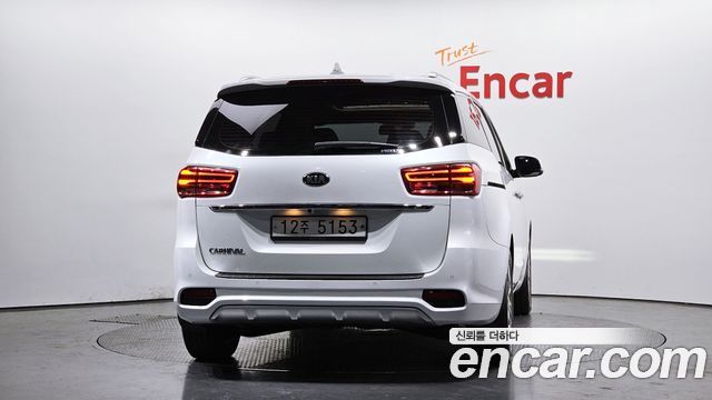 Kia Canival 2019 — photo 4